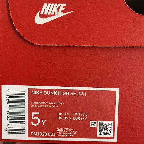 NIKE DUNK HIGH SE (GS) LIGHT BONE/ TUMBLED GREY - Picture 5 of 5